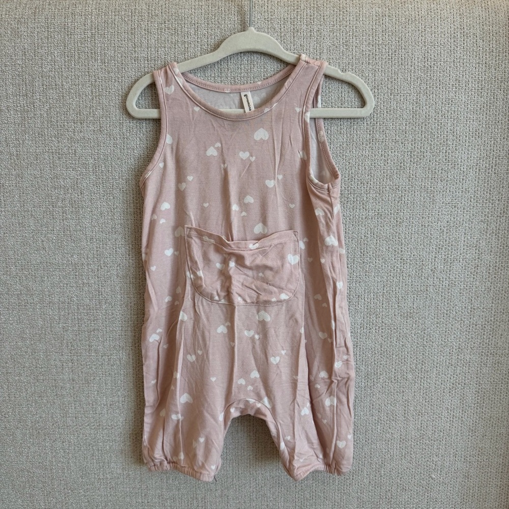 Gunamuna Pink Heart Patterned Kids Bubble Romper